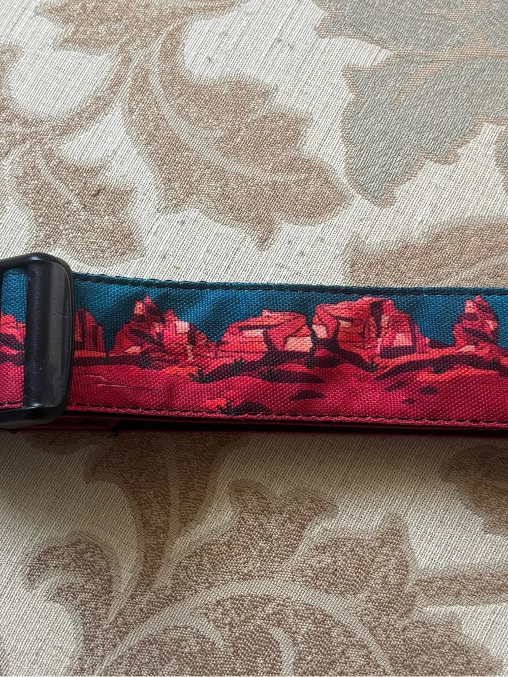 Walk-e-Woo Rockin' Red Rocks Collar